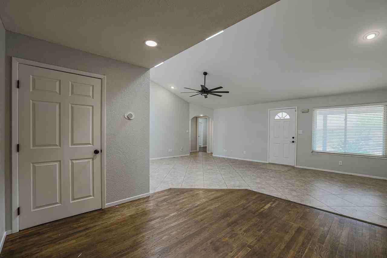 18626 N 29th Pl #1 - Photo 3 of 10