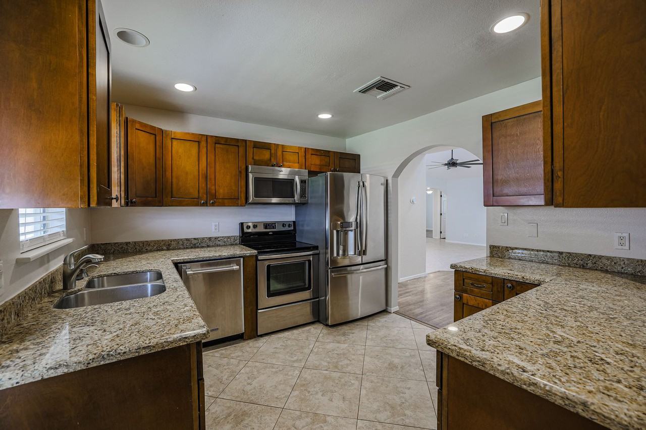 18626 N 29th Pl #1 - Photo 4 of 10