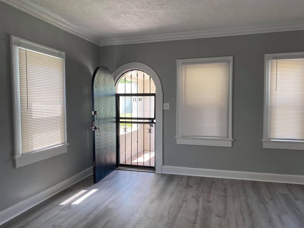 4031 Boulevard Pl #4031 - Photo 3 of 8