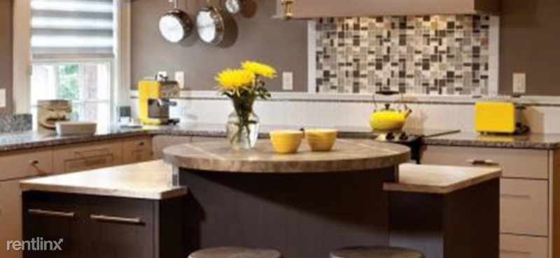 2221 N Terrace Ave - Photo 3 of 31