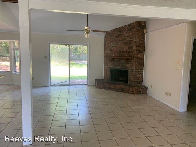 1101 Dawn Ct - Photo 2 of 21