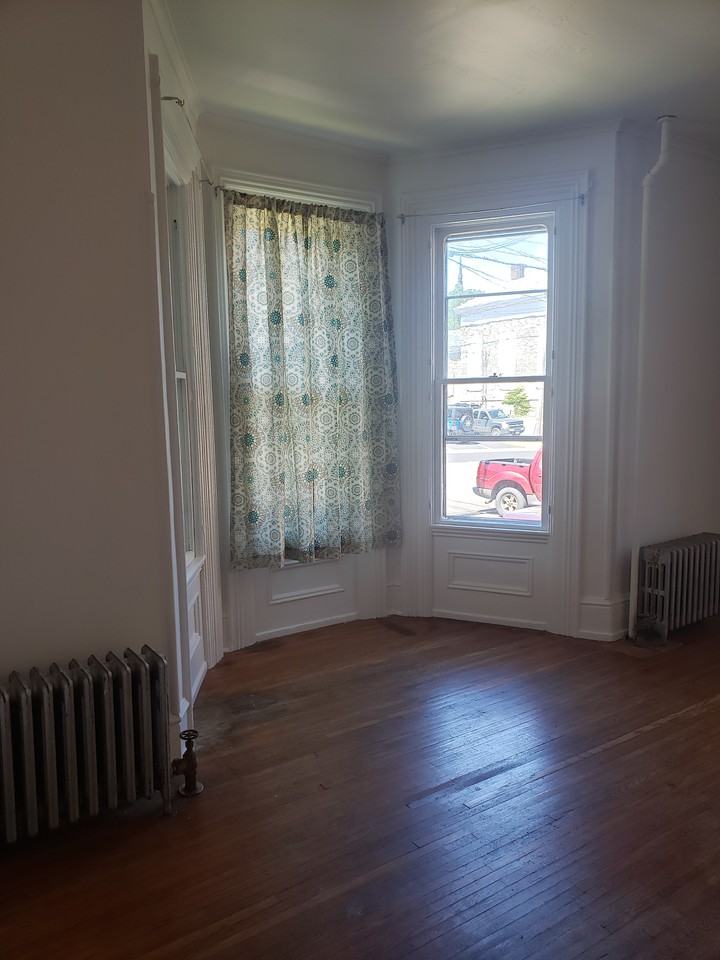 129 W Fourth Street - Photo 2 of 8