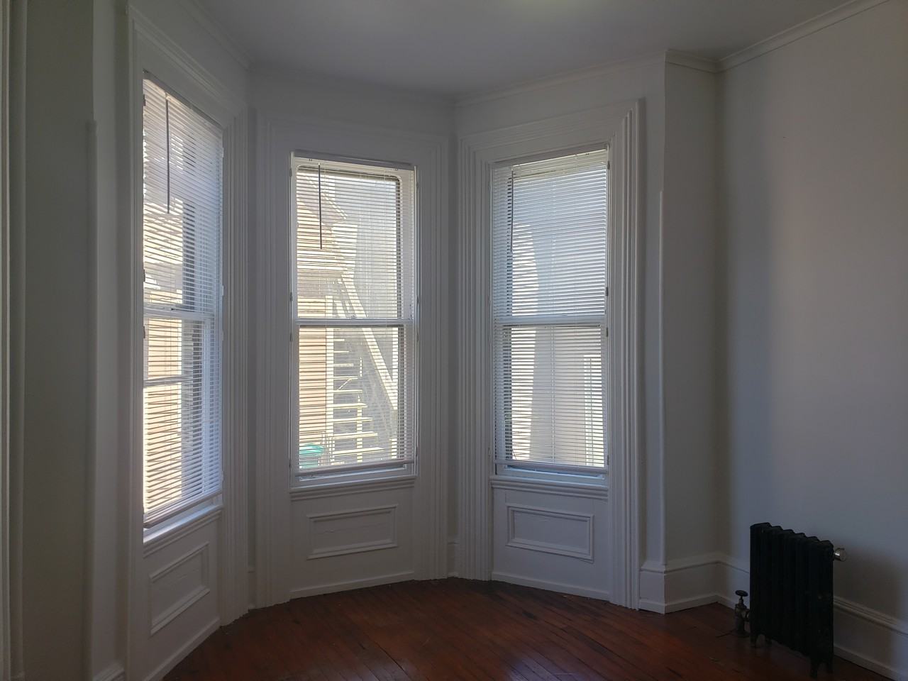 129 W Fourth Street - Photo 3 of 8