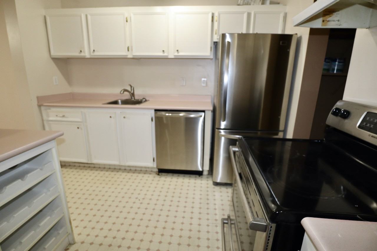 5722 172 Street NW - Photo 3 of 15