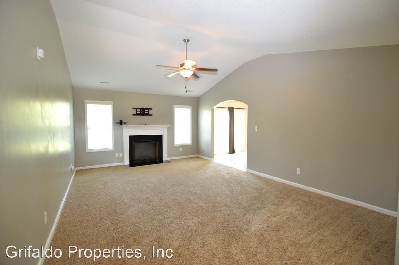129 Regatta Way - Photo 2 of 27