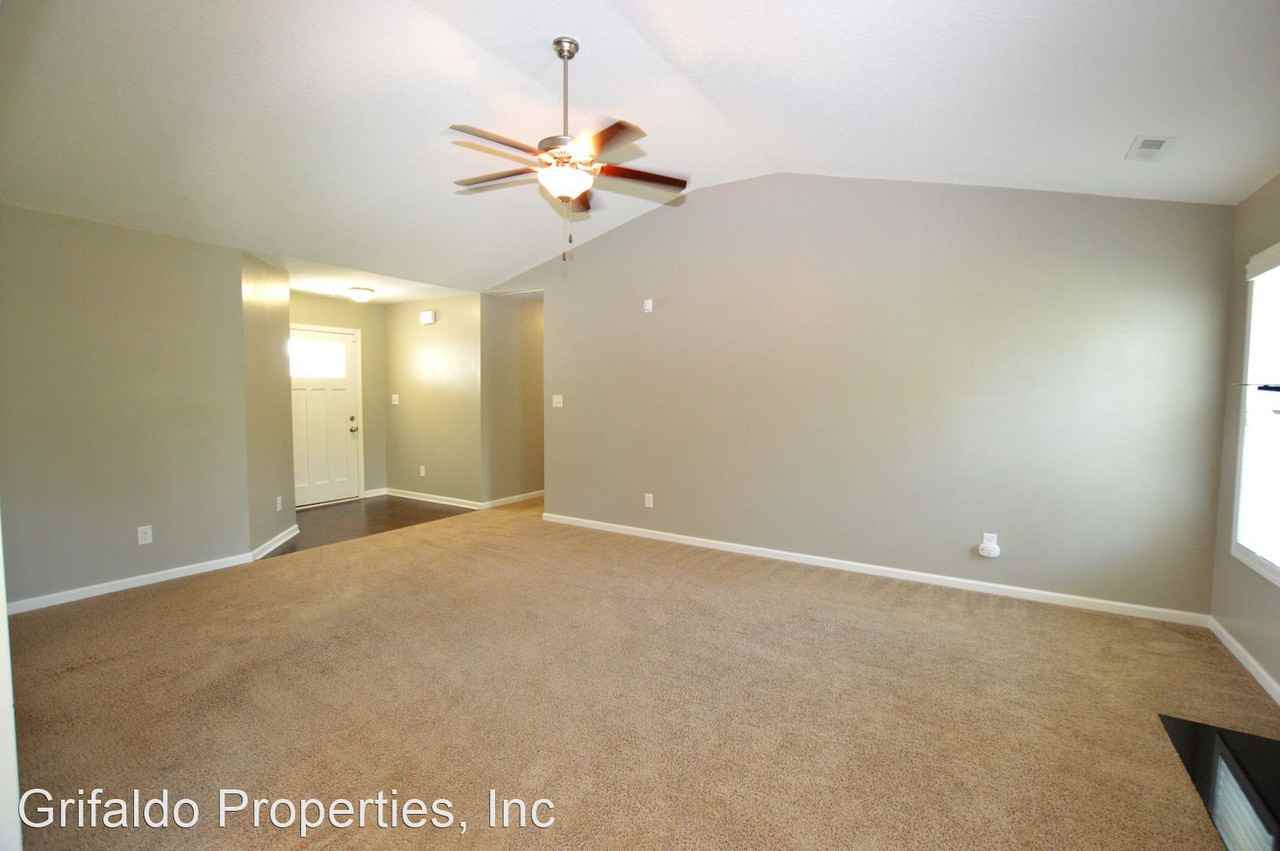 129 Regatta Way - Photo 3 of 27