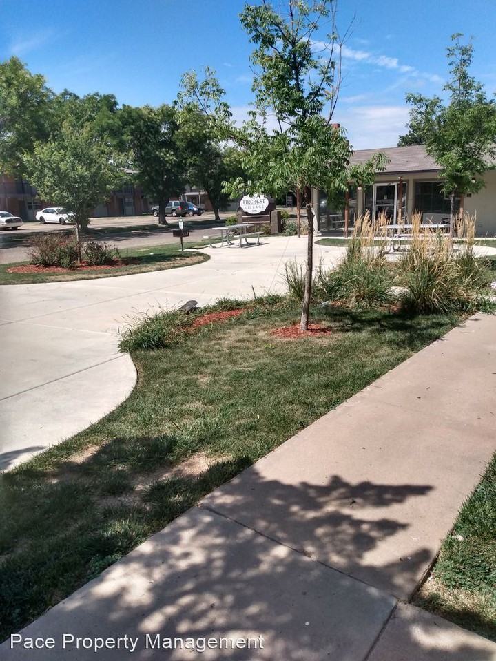 2815 Southwest 28th Avenue - Photo 2 of 7