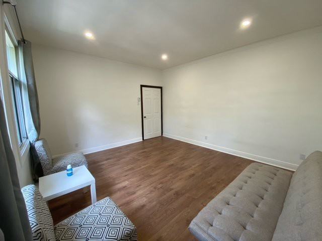4355 Av Walkley - Photo 2 of 9