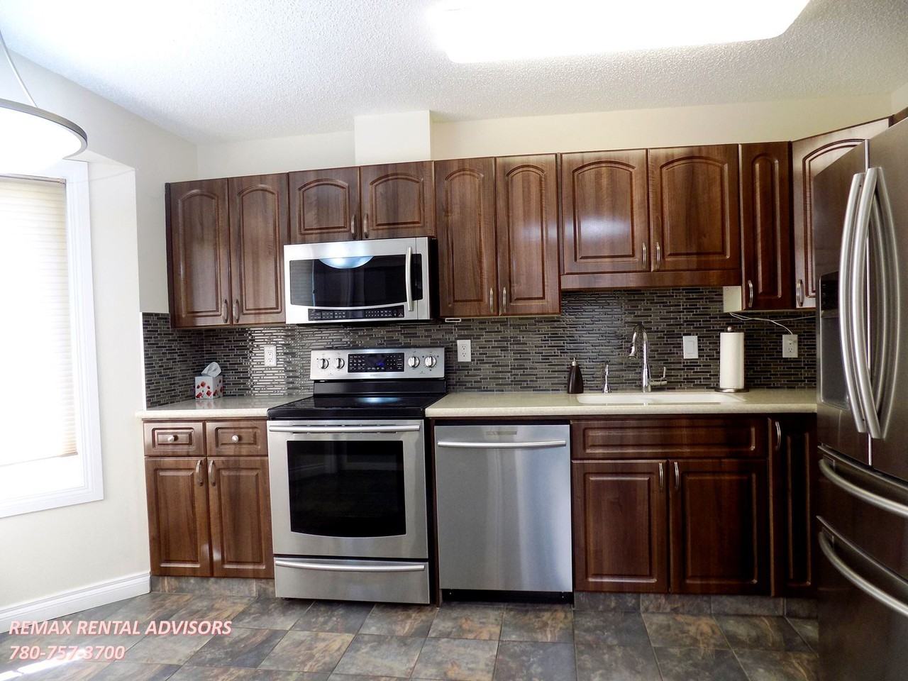 5949 189 St Nw - Photo 3 of 15