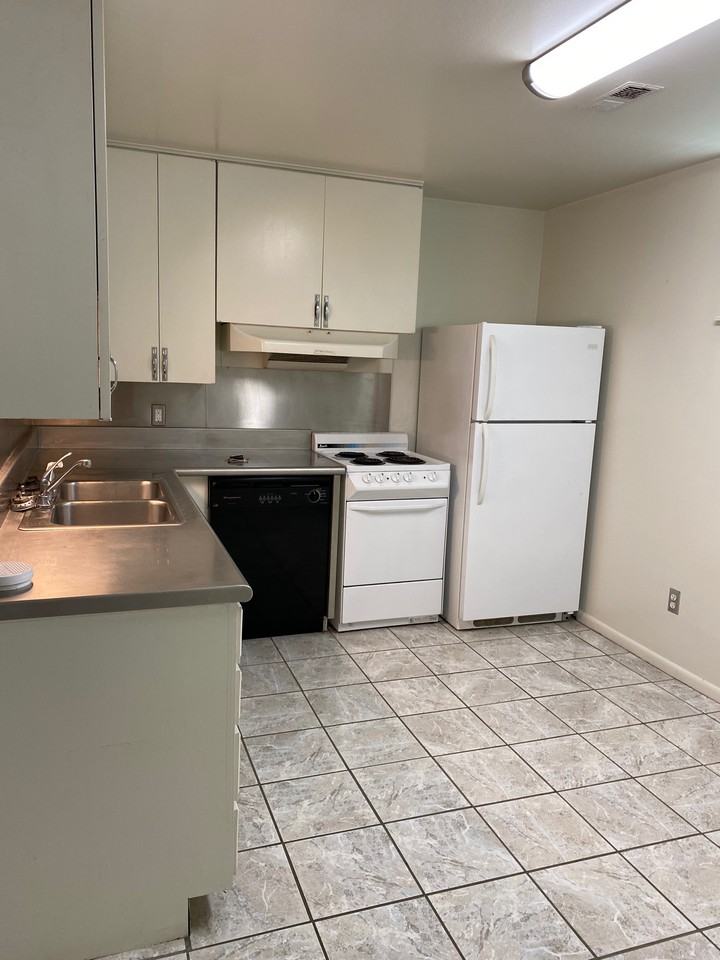 5634 N Meridian Ave #1 - Photo 5 of 30