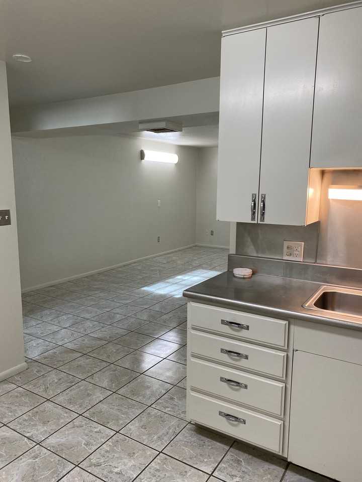 5634 N Meridian Ave #1 - Photo 6 of 30