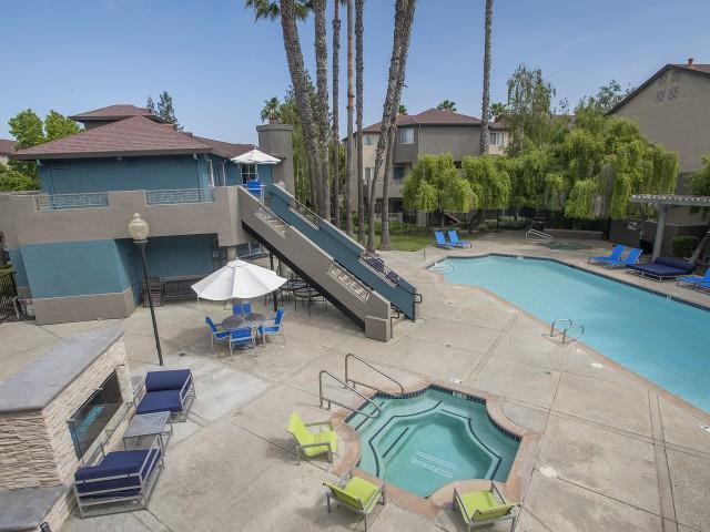 SHARPS & FLATS - Photo 3 of 15