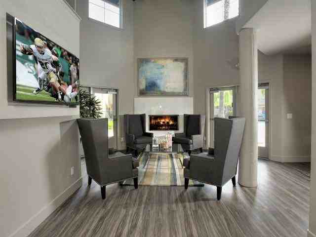 SHARPS & FLATS - Photo 4 of 15