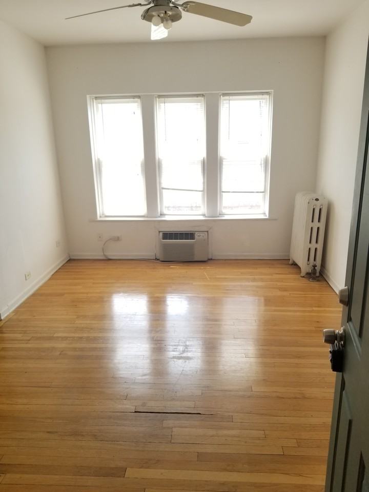 Affordable 2 bedroom Lincoln Park- well-maintained - Photo 2 of 9