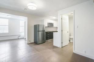 213 Queen Street East ##4, Toronto, ON M5A 1S2, CA - 2 unit