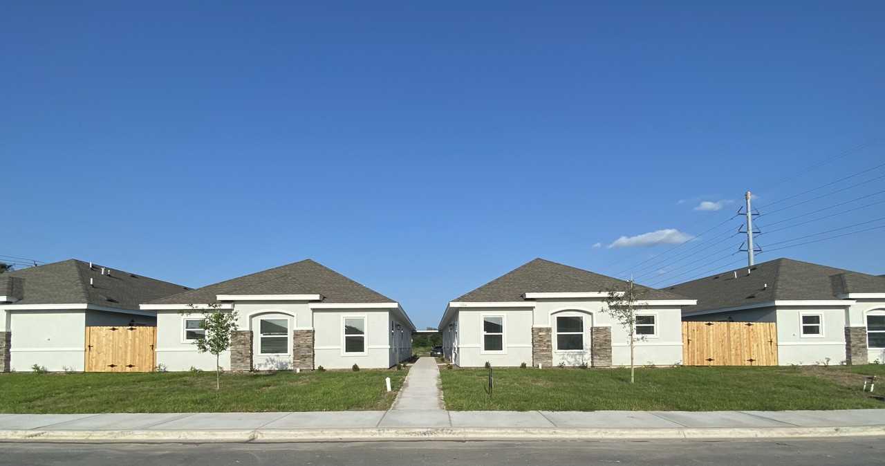 5204 N Winona Apartments 5204 North Winona Drive 1, Pharr, TX 78577