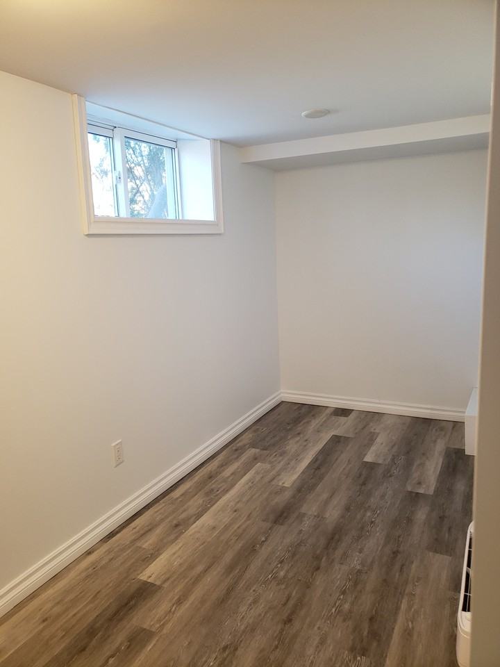 198 Westmount Avenue - Photo 7 of 9