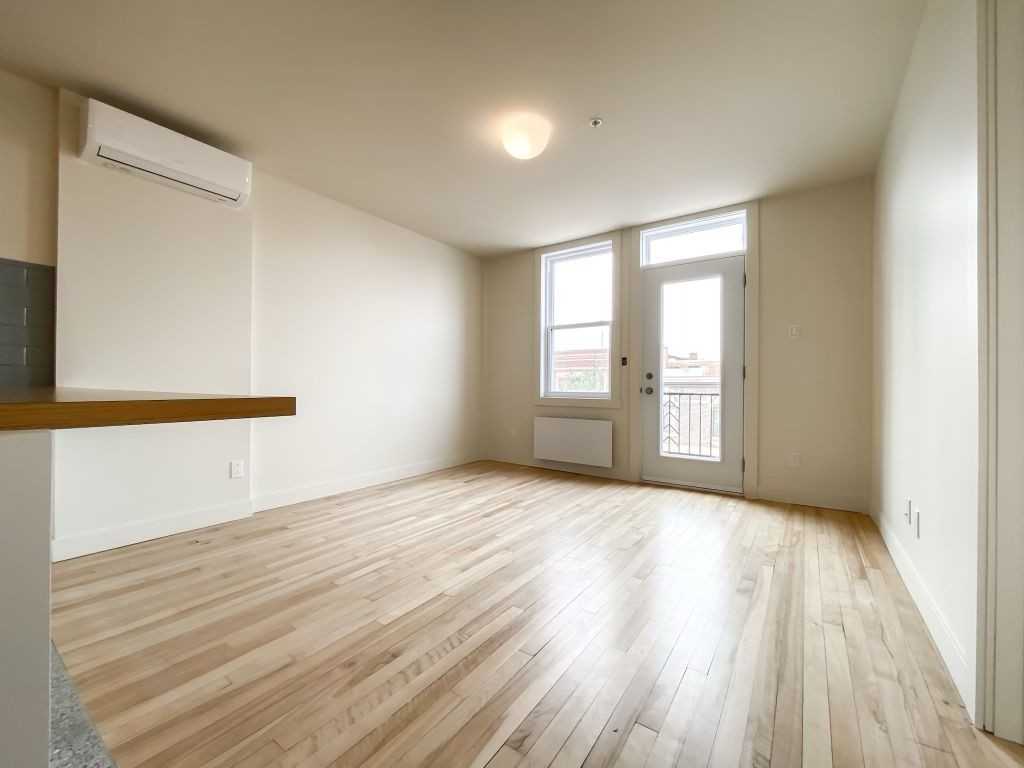 8088 Rue Saint-Denis #23 - Photo 3 of 17