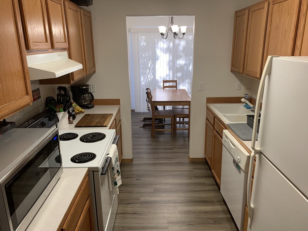 809 Pine Avenue #B - Photo 3 of 9