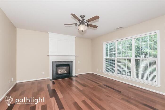 4394 Winterwood Ln - Photo 2 of 16