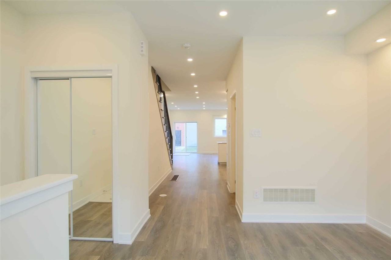 113 William Duncan Road - Photo 2 of 33