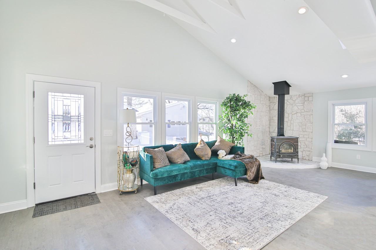 81 Titus Mill Rd - Photo 3 of 33