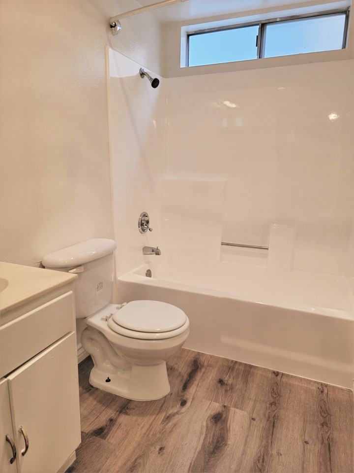 11041 La Maida St #2 - Photo 3 of 8