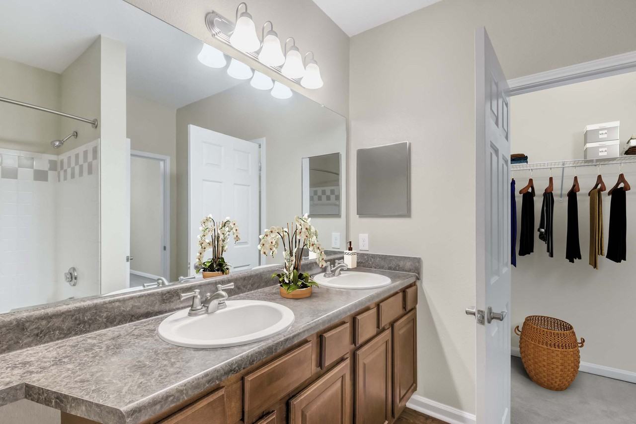 Camden Stonecrest - Photo 7 of 47