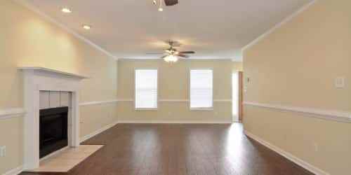 1150 E Shoreview Rd - Photo 3 of 16