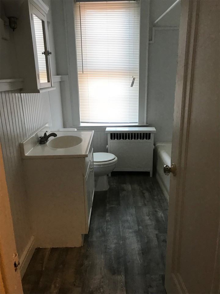 835 Elm St #835C2 - Photo 5 of 9