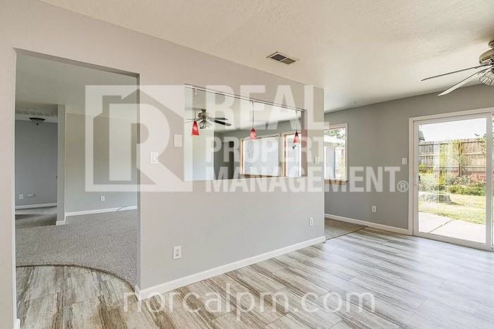 2213 N Cirby Way - Photo 3 of 38