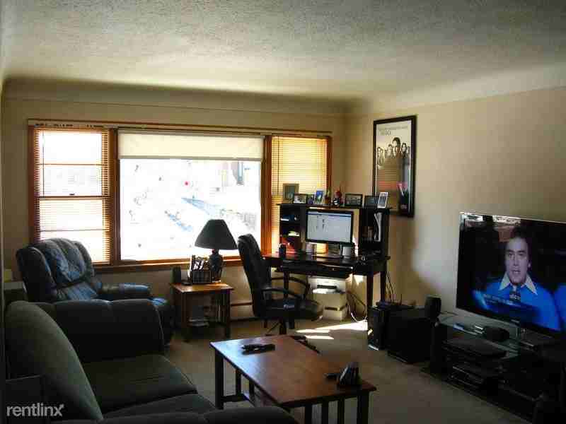 136 11th Ave N - Photo 2 of 8