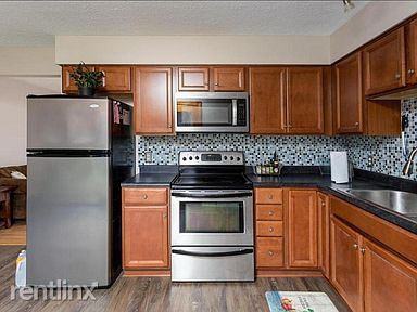 1517 1517 Virginia Dr 1 - Photo 2 of 3