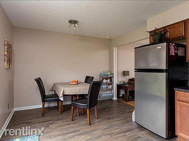 1517 1517 Virginia Dr 1 - Photo 3 of 3