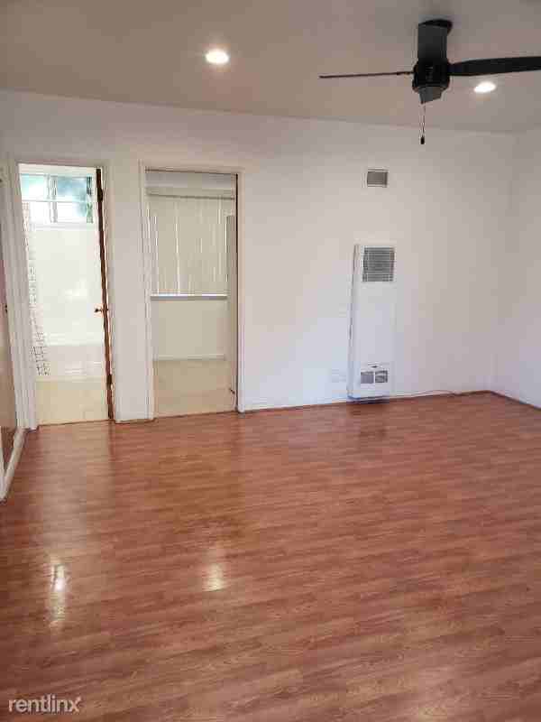 323 N Chevy Chase Dr - Photo 2 of 6