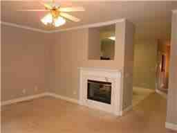 121 Carriage Ct - Photo 2 of 7