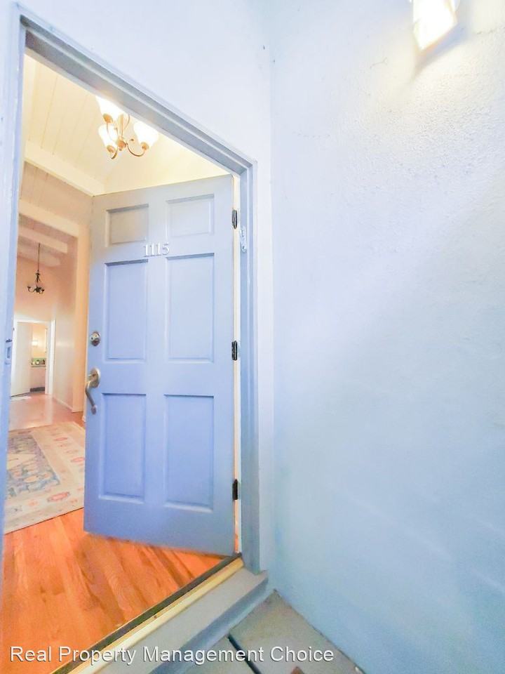1115 N Beverly Glen - Photo 3 of 21