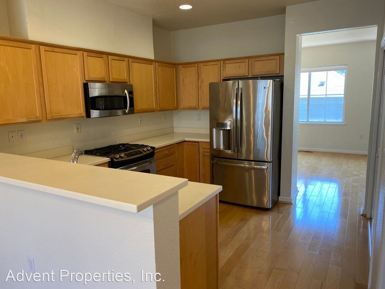 32 Creekside Ln - Photo 3 of 14