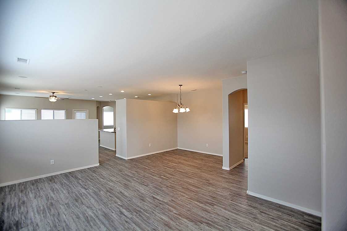 16602 N 168th Ave - Photo 2 of 27