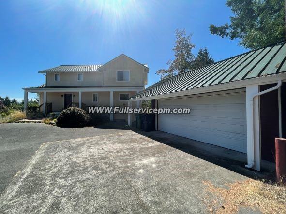 4925 Foster Ave Se #B - Photo 3 of 42