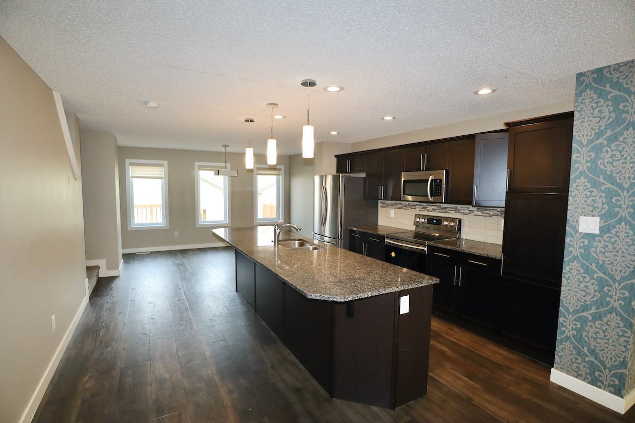 1512 22 St Nw - Photo 2 of 15