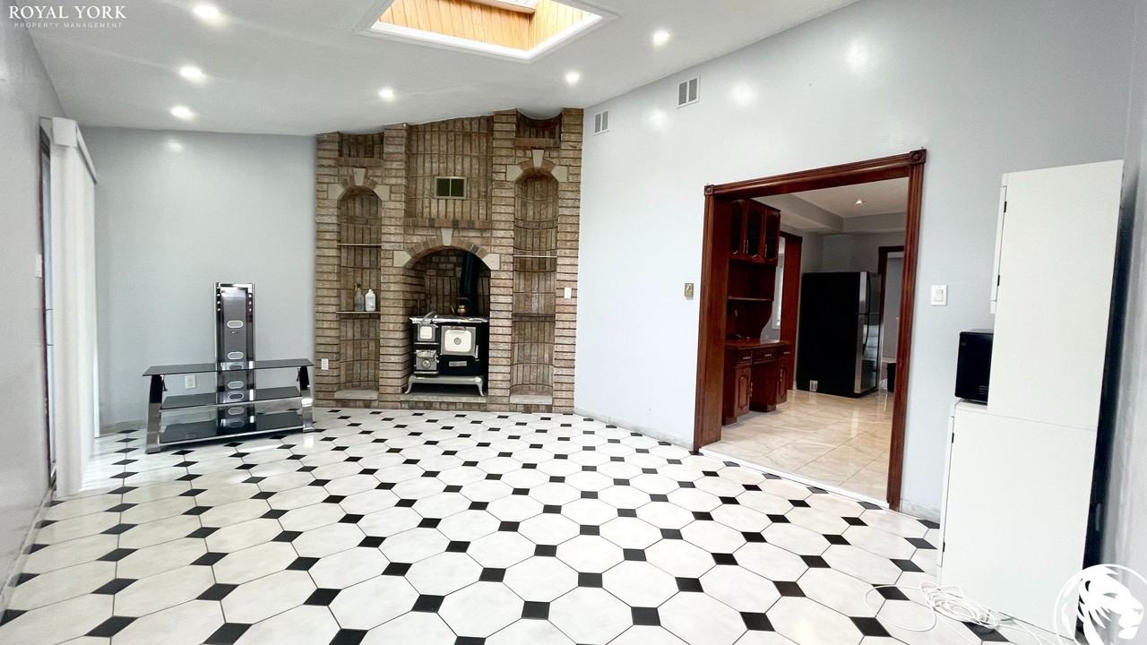 111 Lomar Dr #1 - Photo 3 of 27