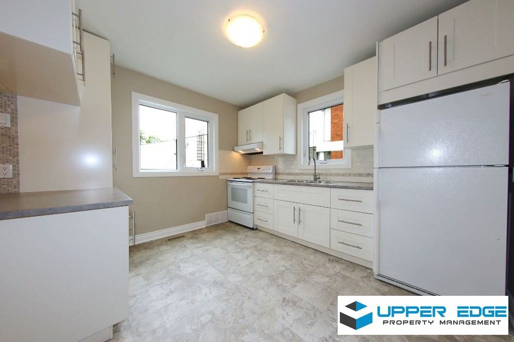 246 Lipton St - Photo 2 of 18