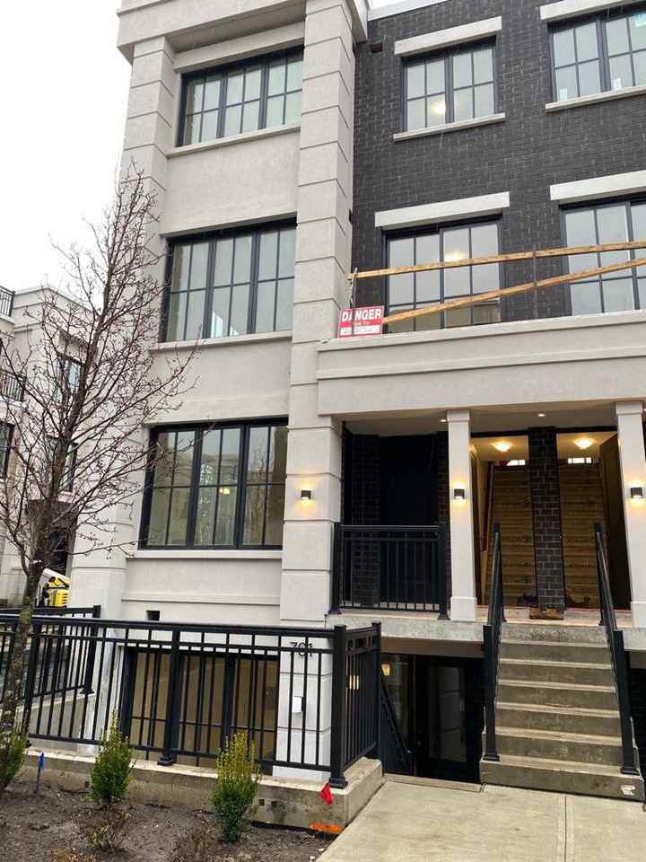 665 Cricklewood Dr - Photo 3 of 12