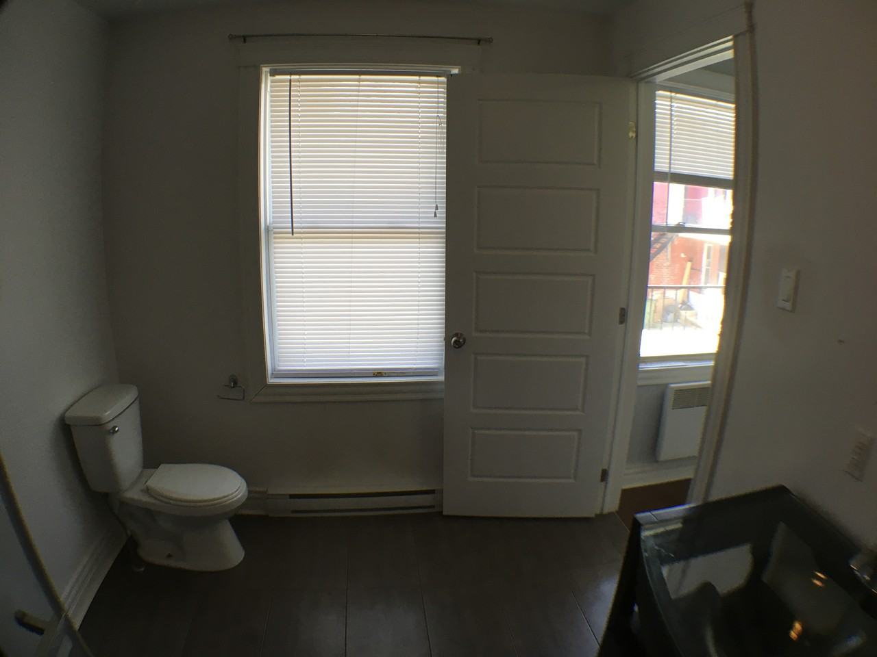 605 Av Letourneux - Photo 3 of 10