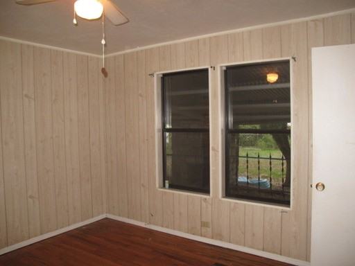 2360 Texas Ave - Photo 3 of 4