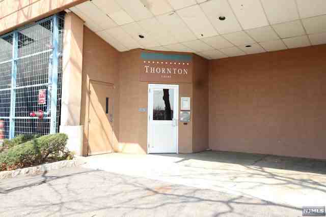 402A Thornton Ct - Photo 2 of 22