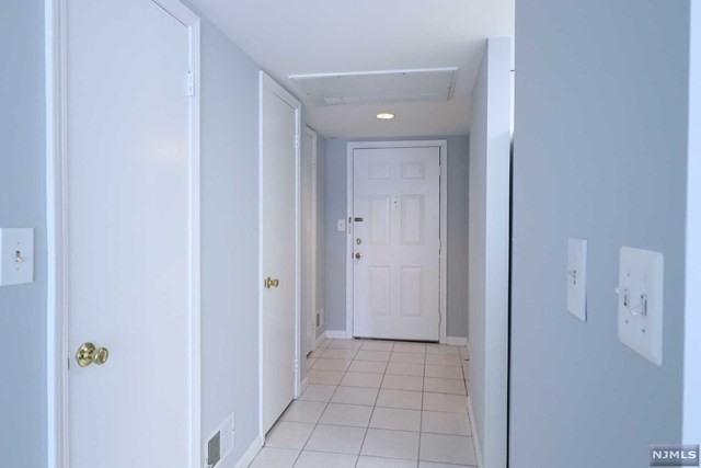 402A Thornton Ct - Photo 3 of 22