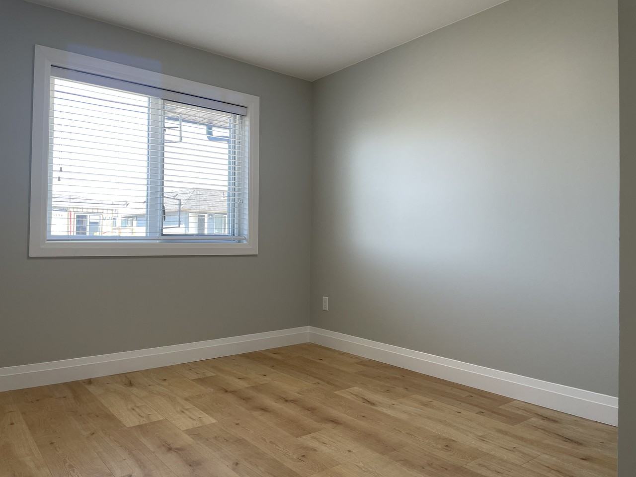 190 Howes Street - Photo 3 of 7