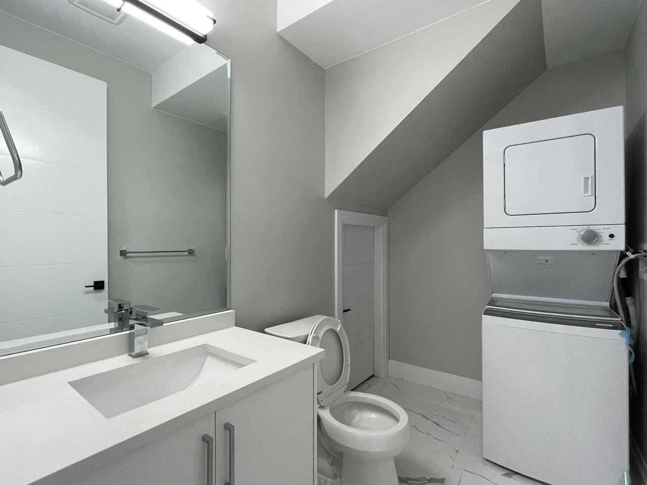 190 Howes Street - Photo 6 of 7